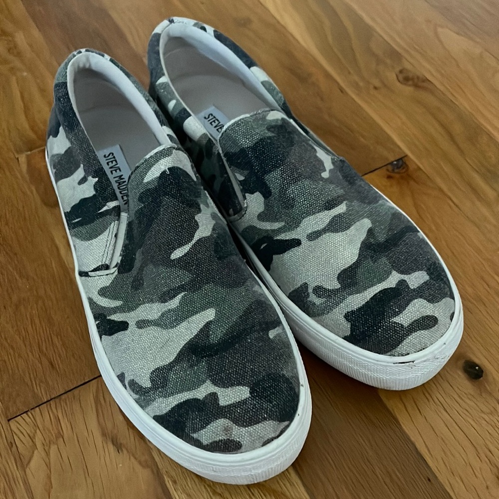 Steve Madden Sneakers